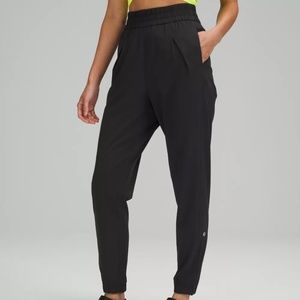 Lululemon Ease Back In High-Rise Pant